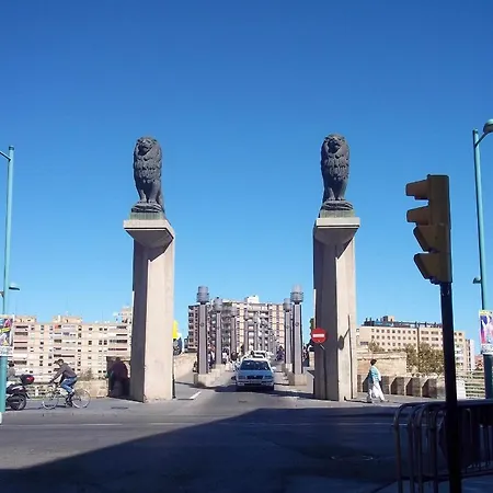 Acogedor Apartamento En El Rabal Zaragoza